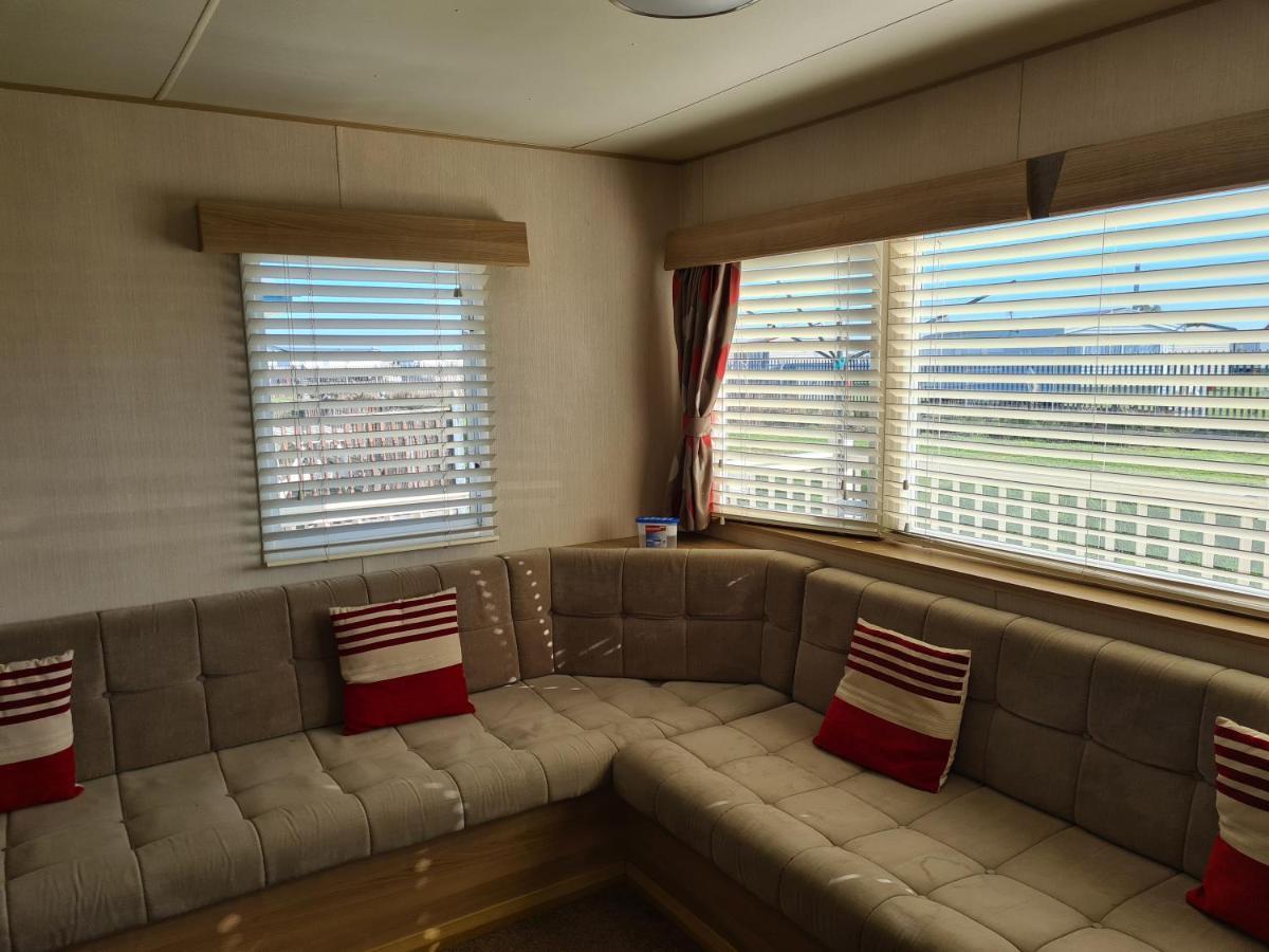 Апартаменты 8 Berth The Chase Инголдмелс Экстерьер фото